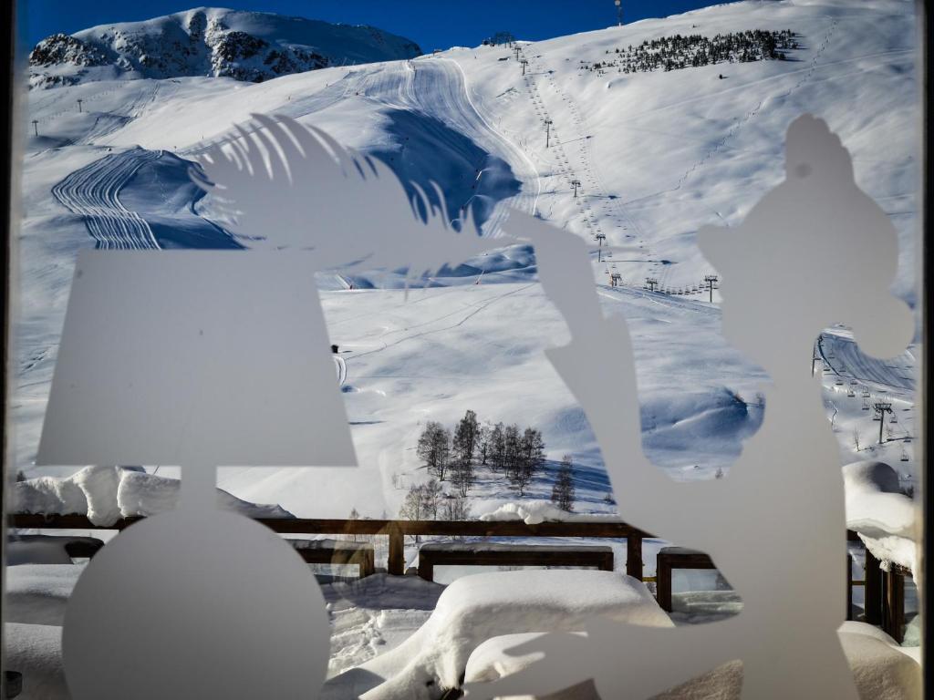 Hotel Turan Les Deux Alpes Bagian luar foto