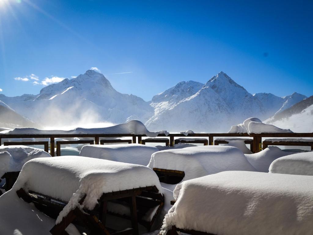 Hotel Turan Les Deux Alpes Bagian luar foto