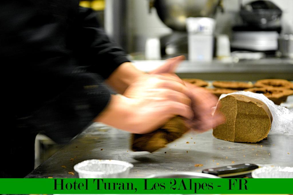 Hotel Turan Les Deux Alpes Bagian luar foto